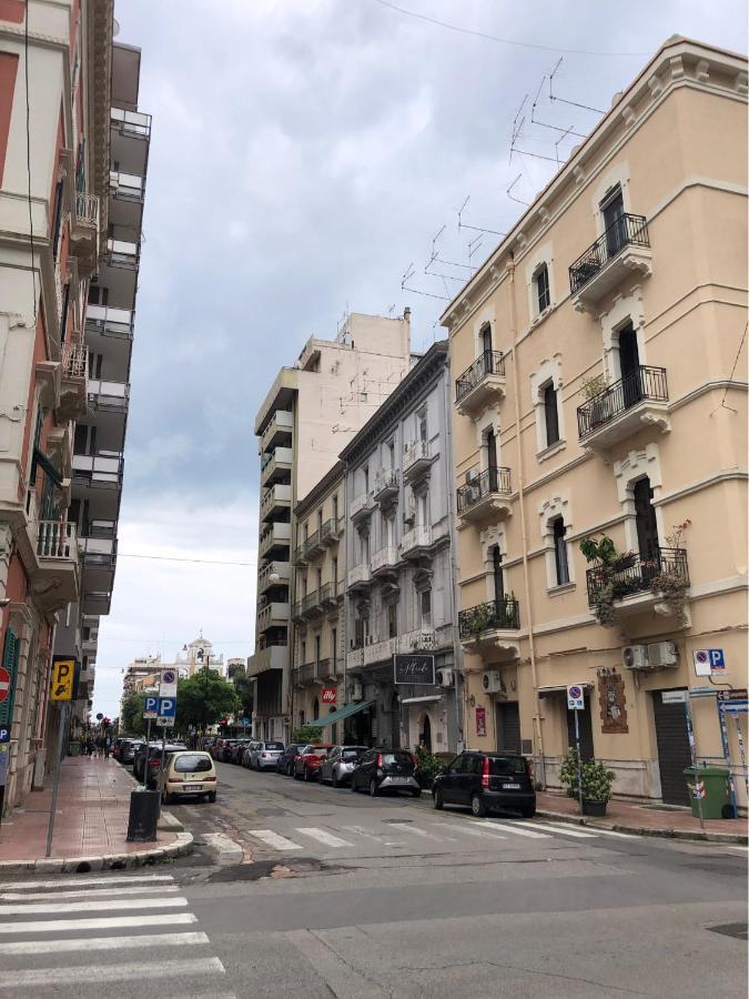 טאראנטו Downtown Lodge Museum מראה חיצוני תמונה